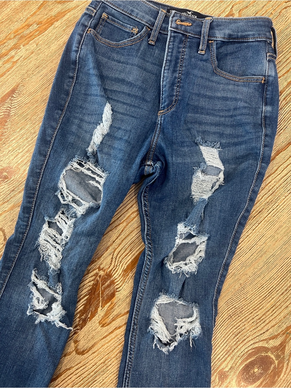 Hollister Women's Ripped Dark Blue Skinny Jeans